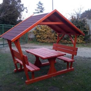 6személyes zsindelytetős kerti pad , filagória