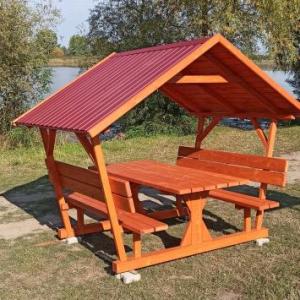 Lemeztetős kerti pad