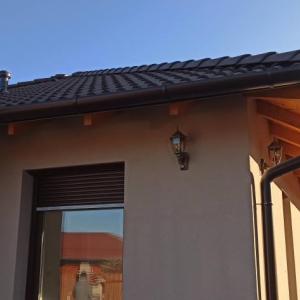 Ereszcsatorna + lefolyó kivitelezése